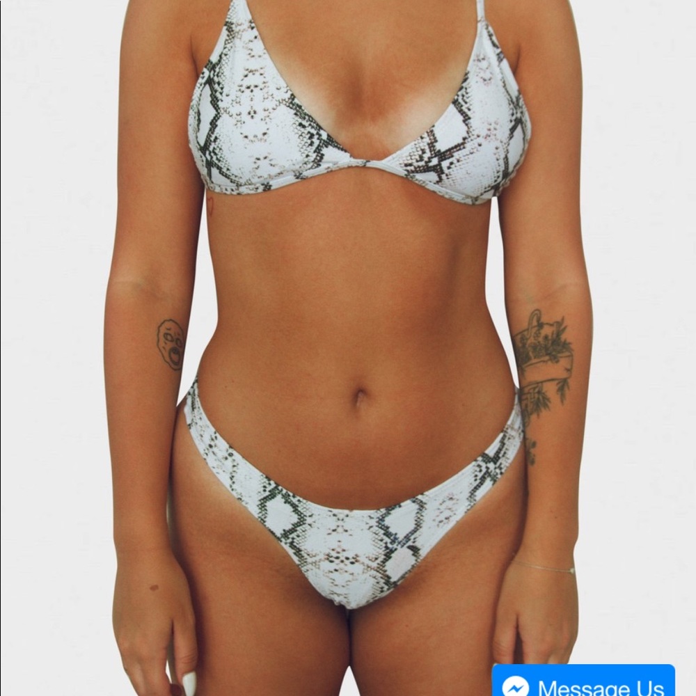 🍑vitae apparel White Smoke tanbabe top vitae - Picture 2 of 3